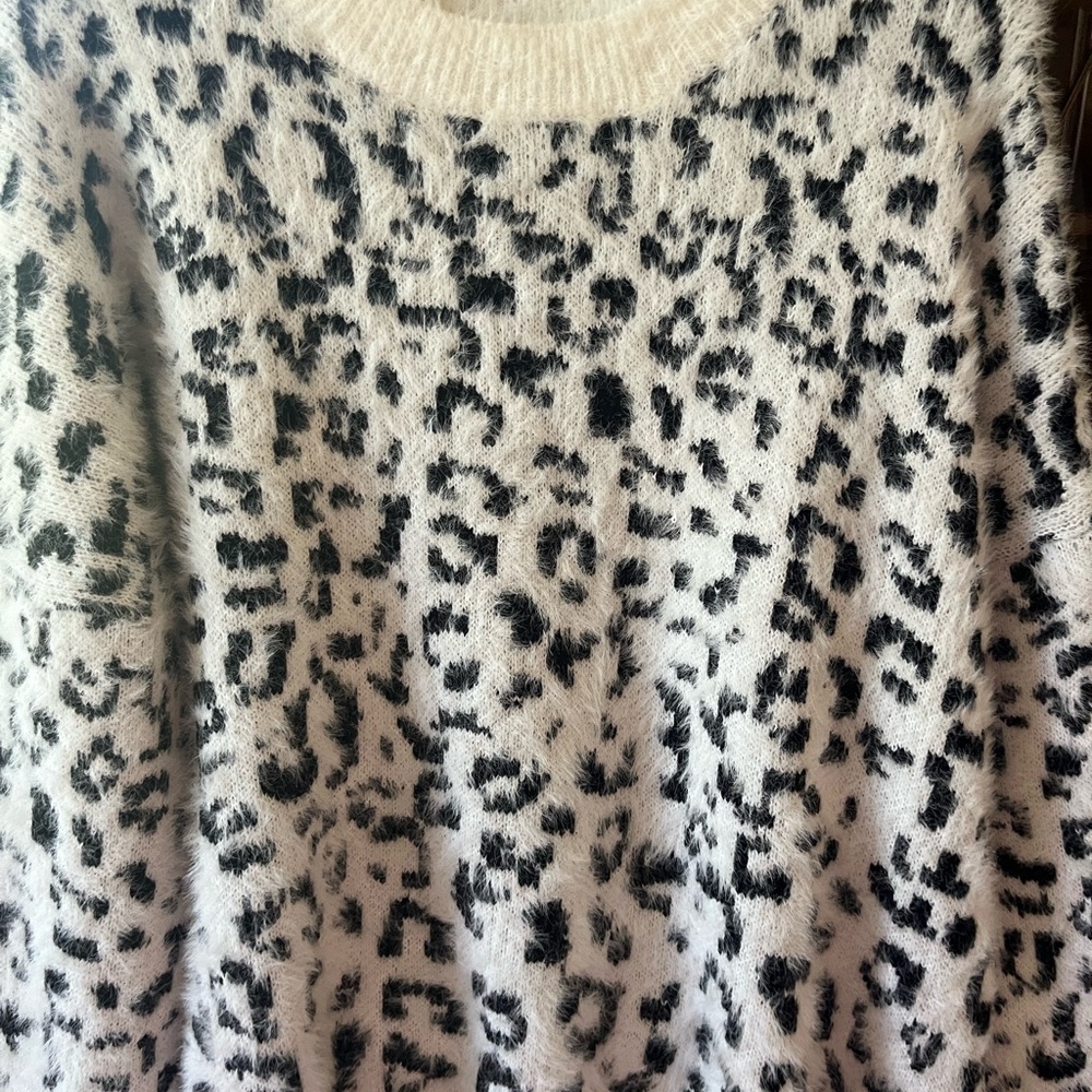 Sweater - Picture 2 of 3